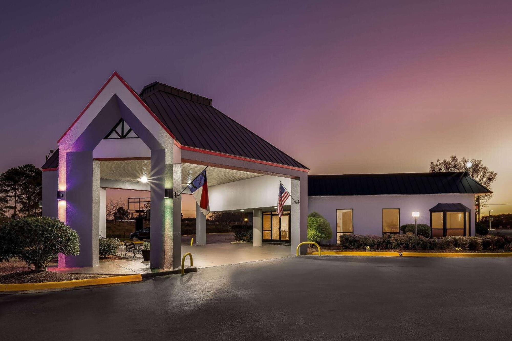 Super 8 By Wyndham Garysburg/roanoke Rapids Hotel