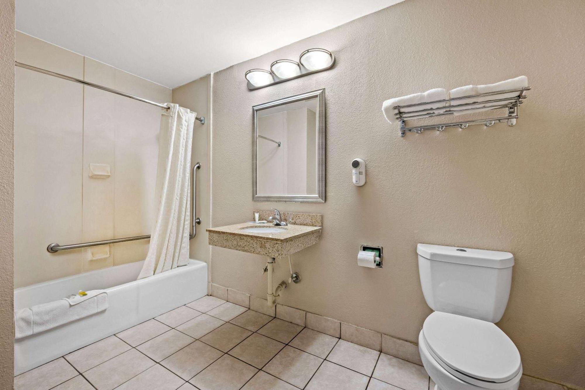 Hotel Super 8 By Wyndham Garysburg/roanoke Rapids