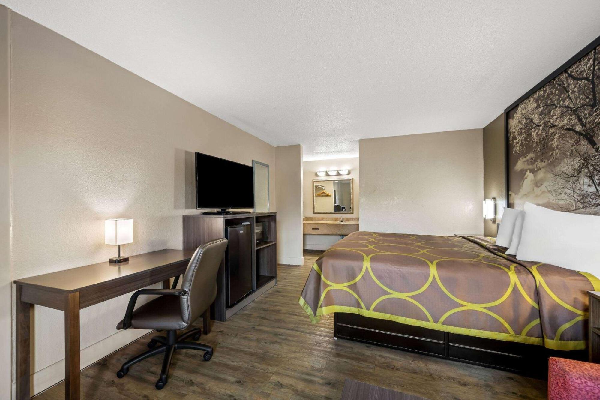 Super 8 By Wyndham Garysburg/roanoke Rapids 2*