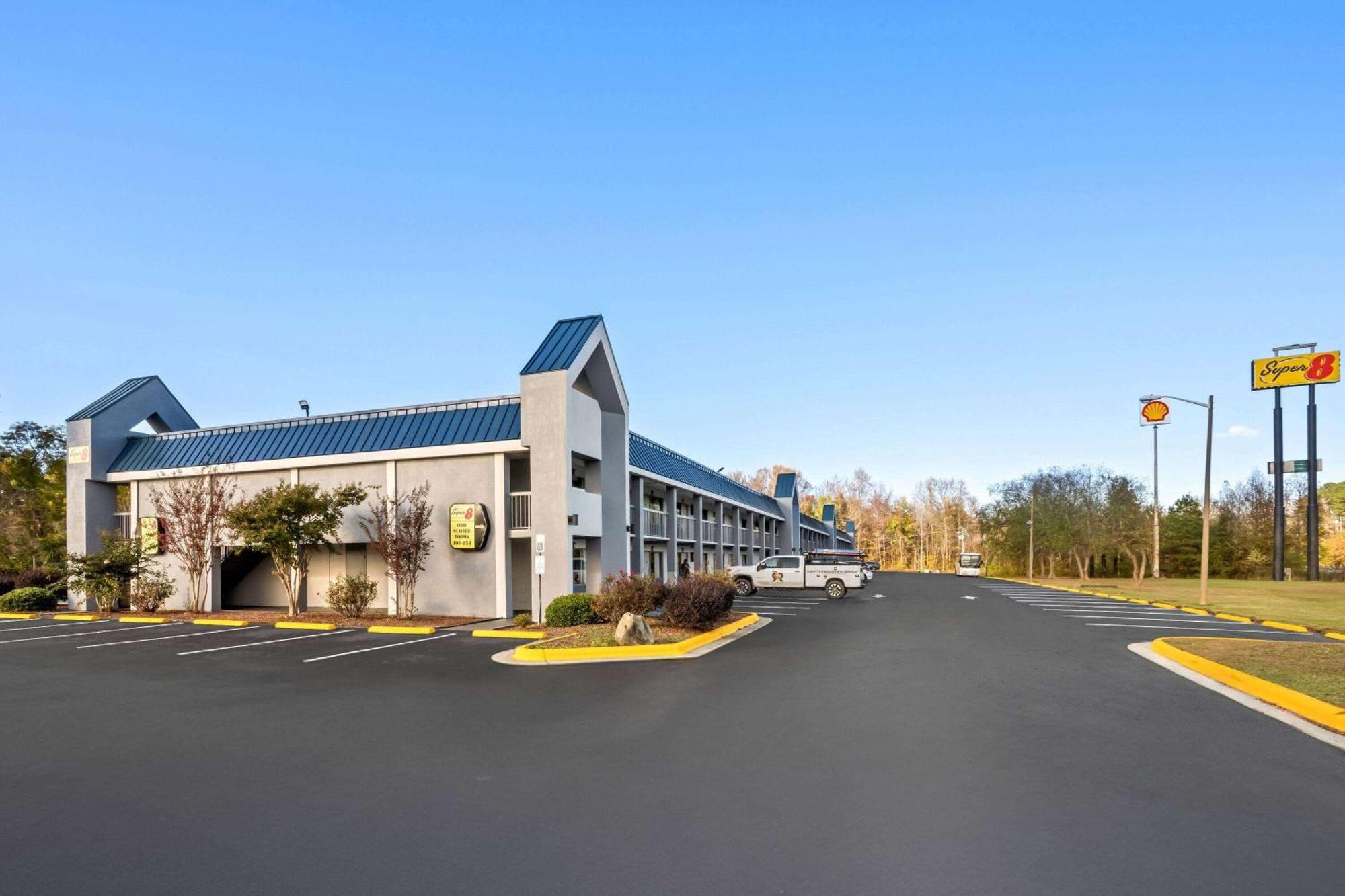 Super 8 By Wyndham Garysburg/roanoke Rapids Hotel 2*