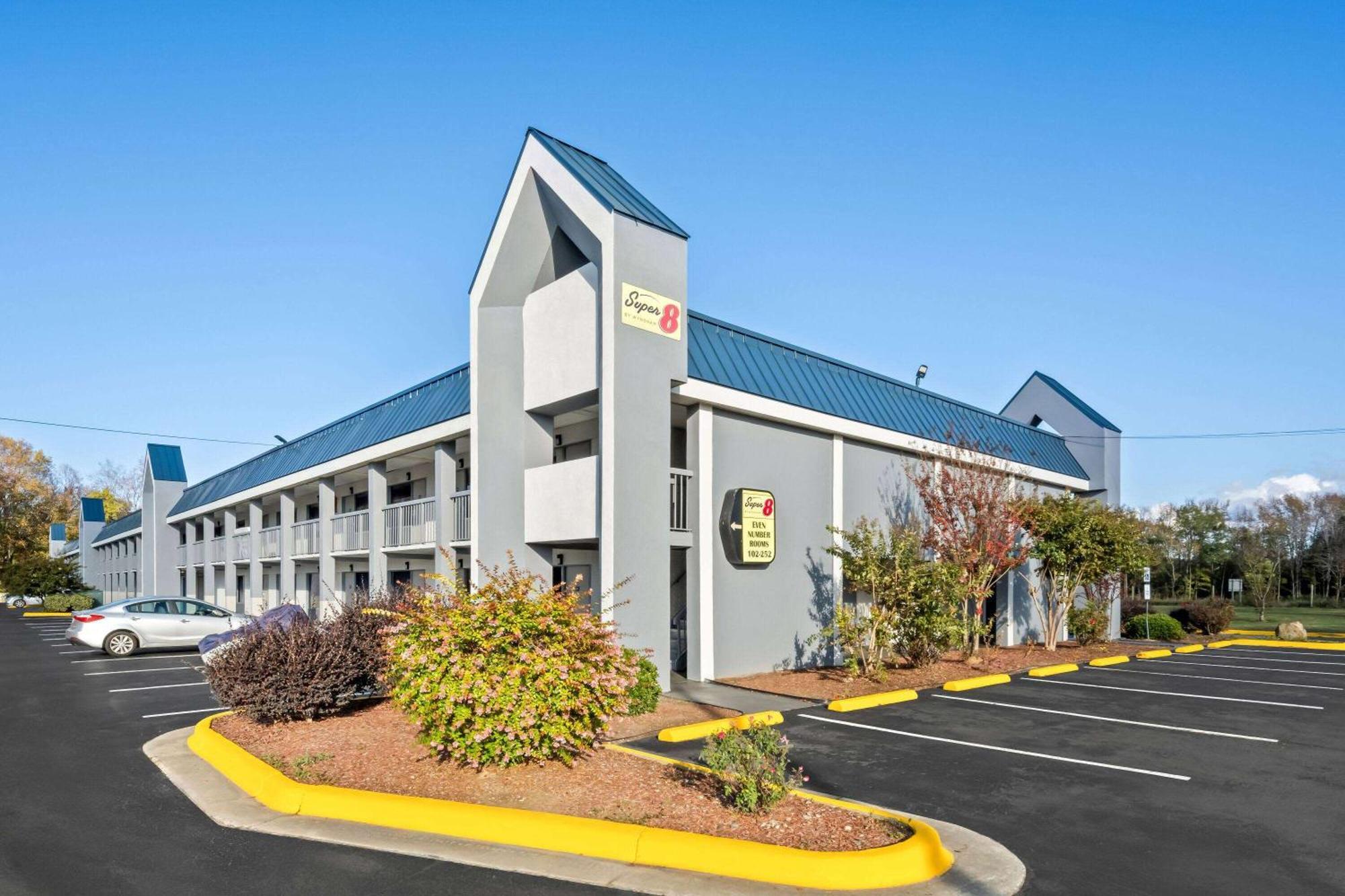 Super 8 By Wyndham Garysburg/roanoke Rapids Hotel